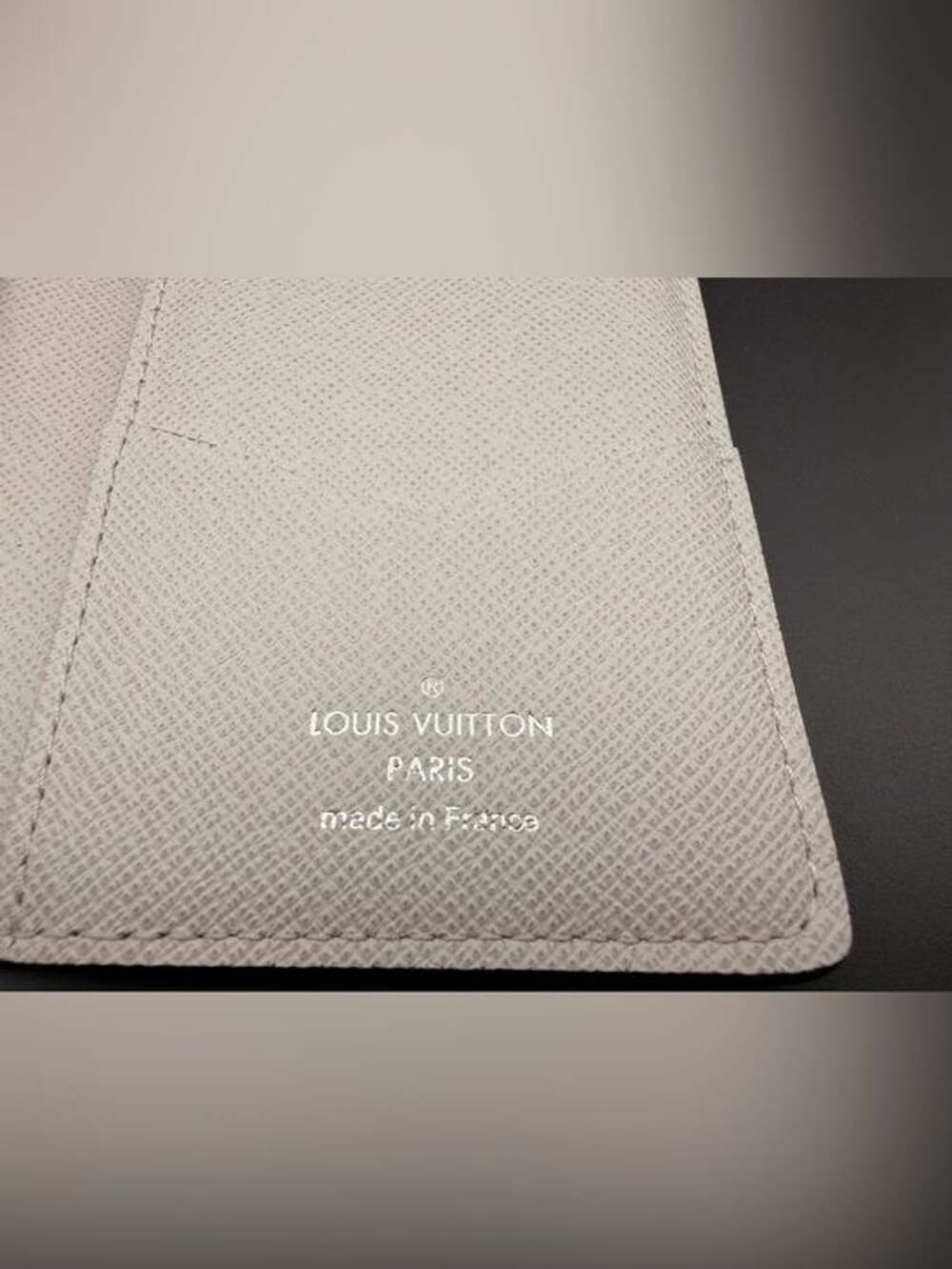 Louis Vuitton Taigarama Pocket
Organizer in Optic White - Picture 7 of 11